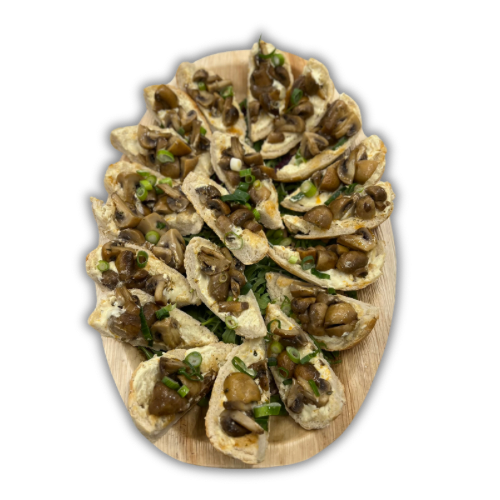 Halbe Brötchen mit marinierten Champignons