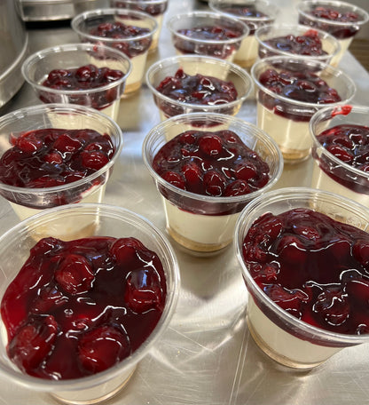 Käsekuchen mit Kirsch-Grütze