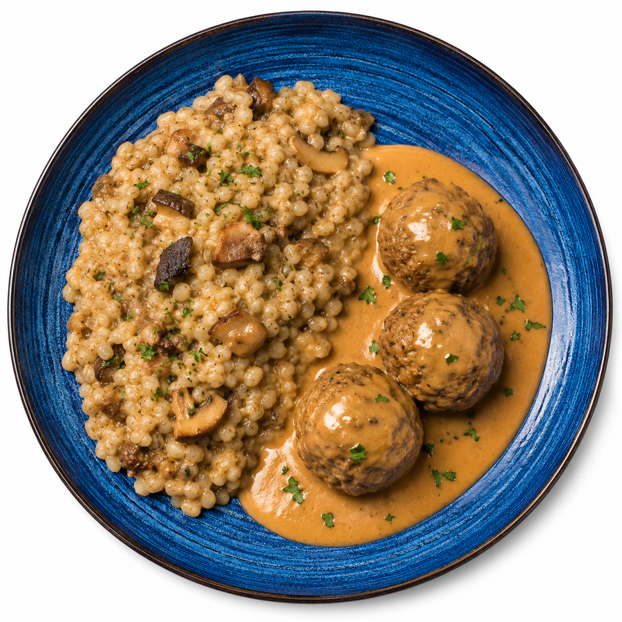 Rinderhackfleischbällchen in cremiger Rahmsauce und Graupen-Pilz Risotto